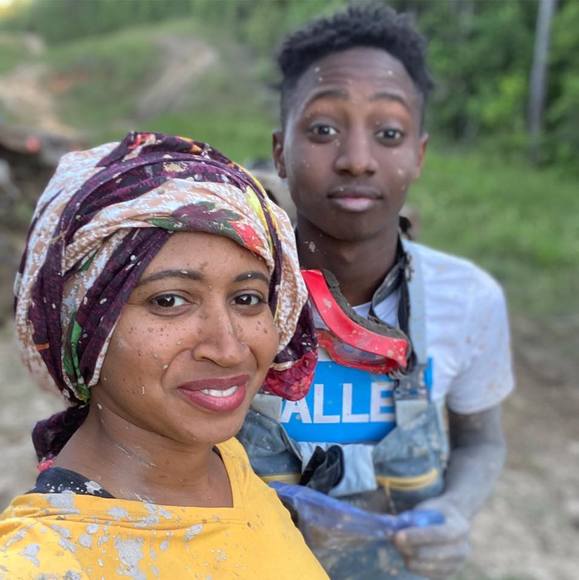 Meet your Posher, Ingrid - Picture 1 of 1